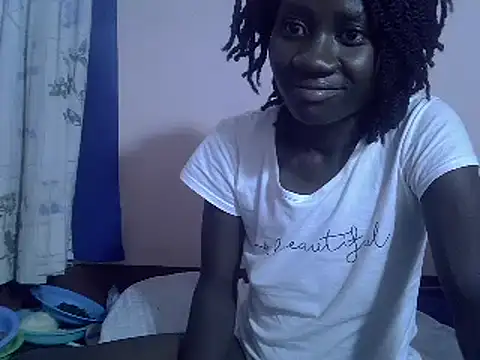 Snapshot of Petite_rider chatting on 02/25/25, 04:35 Petite rider online show from 02/25/25, 04:35