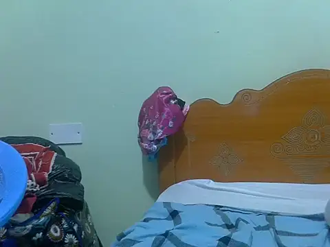 Snapshot of Petite_rider chatting on 10/19/25, 11:55 Petite rider online show from 10/19/25, 11:55