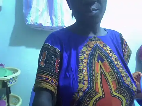 Snapshot of Petite_rider chatting on 10/20/25, 09:26 Petite rider online show from 10/20/25, 09:26