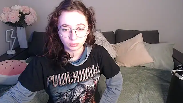 Snapshot of Mini_Diva chatting on 02/04/25, 09:07 Mini Diva online show from 02/04/25, 09:07