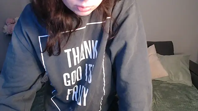 Snapshot of Mini_Diva chatting on 02/05/25, 09:04 Mini Diva online show from 02/05/25, 09:04