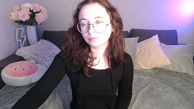 Snapshot of Mini_Diva chatting on 02/08/25, 09:13 Mini Diva online show from 02/08/25, 09:13