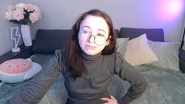 Snapshot of Mini_Diva chatting on 02/11/25, 09:09 Mini Diva online show from 02/11/25, 09:09