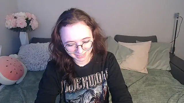 Snapshot of Mini_Diva chatting on 03/15/25, 09:09 Mini Diva online show from 03/15/25, 09:09