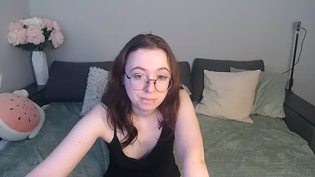 Snapshot of Mini_Diva chatting on 03/21/25, 09:12 Mini Diva online show from 03/21/25, 09:12