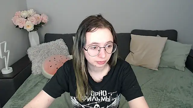 Snapshot of Mini_Diva chatting on 09/28/25, 08:09 Mini Diva online show from 09/28/25, 08:09