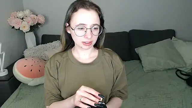 Snapshot of Mini_Diva chatting on 09/30/25, 08:08 Mini Diva online show from 09/30/25, 08:08