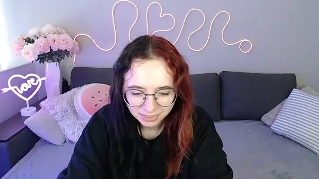 Snapshot of Mini_Diva chatting on 11/25/25, 09:09 Mini Diva online show from 11/25/25, 09:09