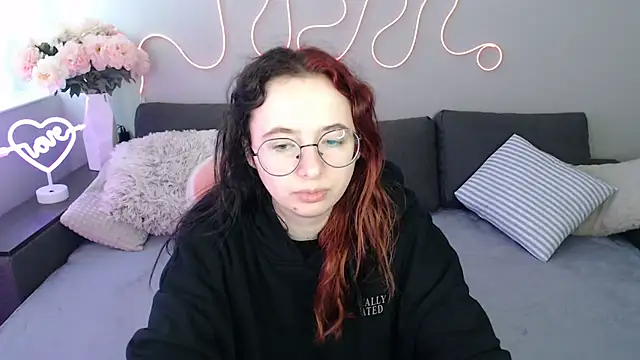 Snapshot of Mini_Diva chatting on 11/26/25, 09:10 Mini Diva online show from 11/26/25, 09:10