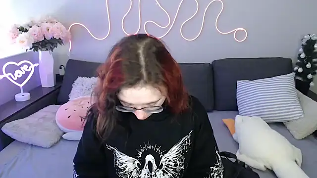 Mini Diva online show from 03/18/26, 09:12