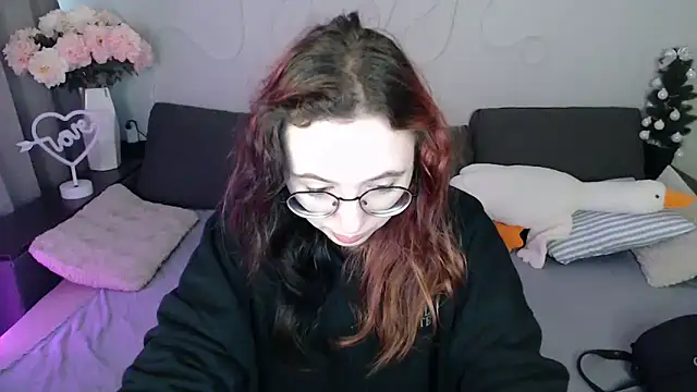 Mini Diva online show from 04/04/26, 08:56