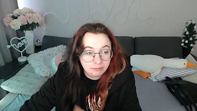 Mini Diva online show from 04/08/26, 08:14