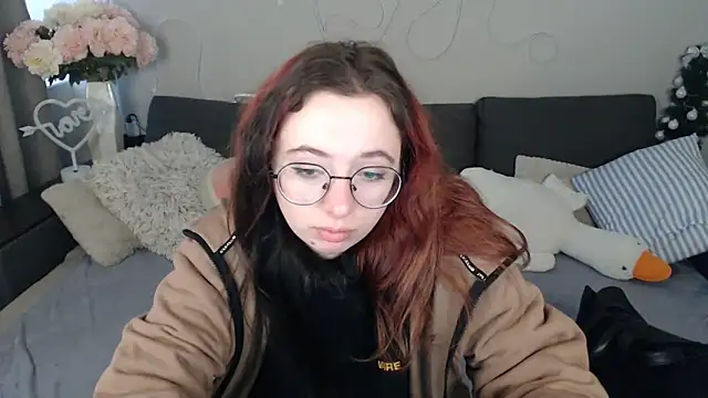 Mini Diva online show from 05/01/26, 08:19