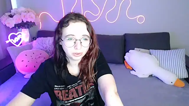 Mini Diva online show from 06/01/26, 08:27