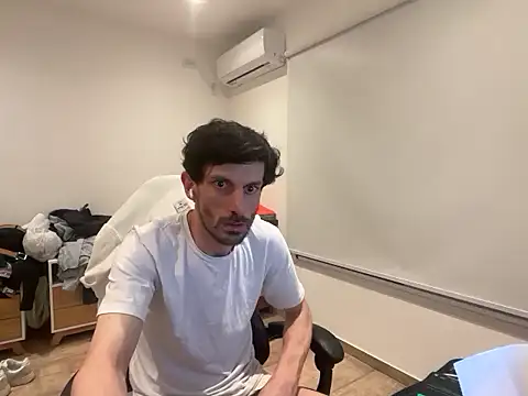 nicolaaaaas online show from 10/17/25, 06:16