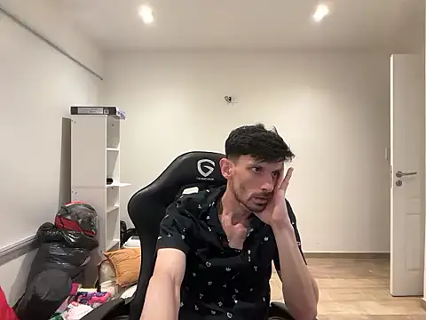 nicolaaaaas online show from 11/25/25, 11:49