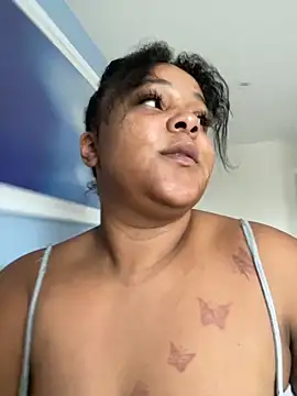 Snapshot of yourfavlightskinn chatting on 10/02/25, 02:13 yourfavlightskinn online show from 10/02/25, 02:13