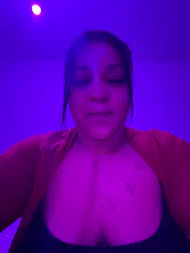 Snapshot of yourfavlightskinn chatting on 12/21/25, 07:21 yourfavlightskinn online show from 12/21/25, 07:21