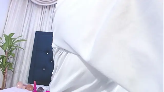 Uzra hayed online show from 03/14/25, 07:23