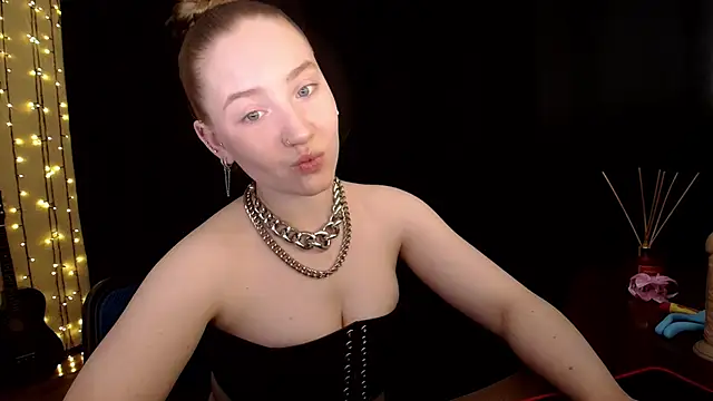 SindiWatsoon online show from 05/19/26, 02:45
