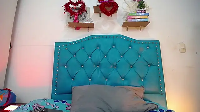 luly pink online show from 02/13/25, 03:07