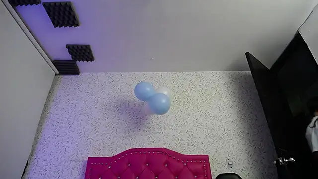 luly pink online show from 10/11/25, 04:12