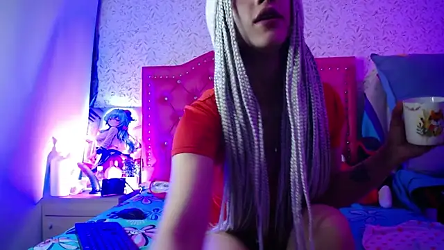 luly pink online show from 12/13/25, 09:53