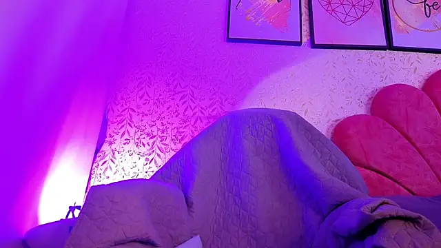 luly pink online show from 07/04/26, 03:35