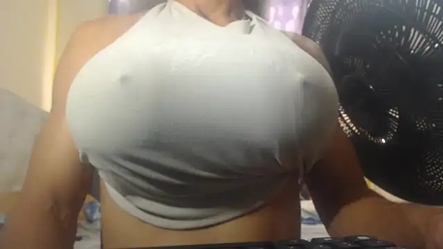 DanielaMuscleTS online show from 12/18/25, 07:53