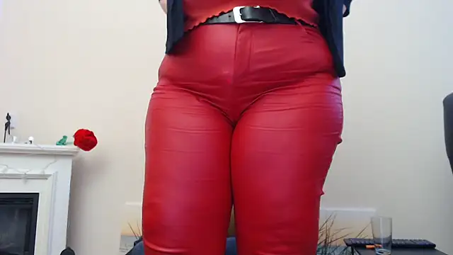 MilfGina online show from 02/12/25, 08:18