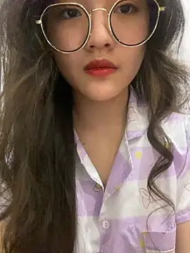 Krixxi22 online show from 03/04/25, 02:32