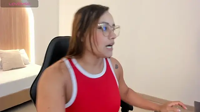 zoe danae  online show from 04/06/26, 12:17