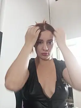 Giselle Noah online show from 10/15/25, 07:58