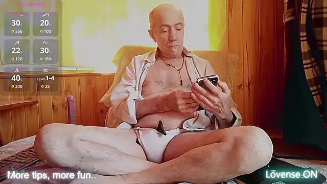 papifacu online show from 10/19/25, 12:17