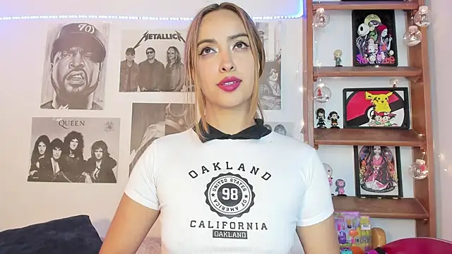 Snapshot of Meowlody chatting on 03/13/25, 04:27 Meowlody online show from 03/13/25, 04:27