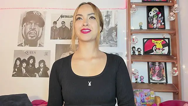 Snapshot of Meowlody chatting on 03/18/25, 12:27 Meowlody online show from 03/18/25, 12:27