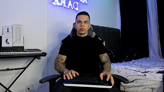 Aron Dark online show from 01/11/25, 12:55