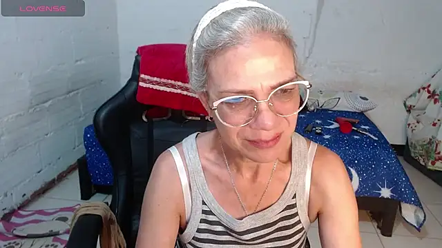 Snapshot of Giorgia_xue53 chatting on 12/08/24, 01:36 Giorgia xue53 online show from 12/08/24, 01:36