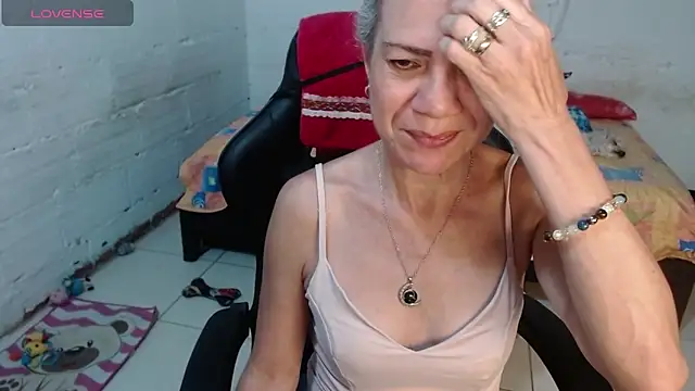 Snapshot of Giorgia_xue53 chatting on 12/20/24, 06:29 Giorgia xue53 online show from 12/20/24, 06:29