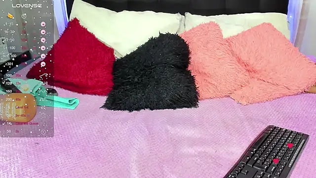 Snapshot of Hanna_horny_ chatting on 02/06/25, 02:11 Hanna horny online show from 02/06/25, 02:11