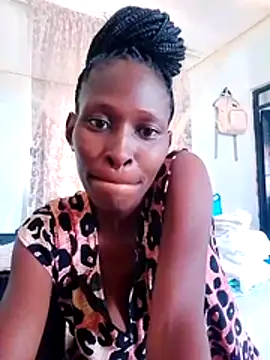 Snapshot of LOVELY-2BERRY chatting on 02/14/26, 12:24 LOVELY-2BERRY online show from 02/14/26, 12:24