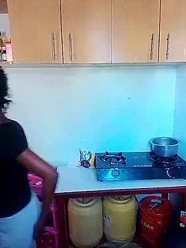 Snapshot of LOVELY-2BERRY chatting on 04/15/26, 12:12 LOVELY-2BERRY online show from 04/15/26, 12:12