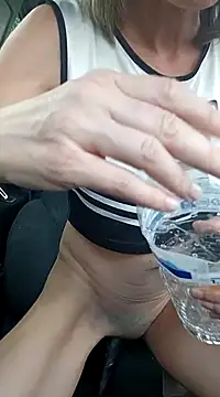 Snapshot of Timide_girl2 chatting on 02/26/25, 03:52 Timide girl2 online show from 02/26/25, 03:52