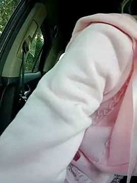 Snapshot of Timide_girl2 chatting on 03/10/25, 04:03 Timide girl2 online show from 03/10/25, 04:03