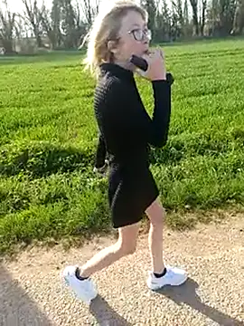 Snapshot of Timide_girl2 chatting on 03/18/25, 03:31 Timide girl2 online show from 03/18/25, 03:31