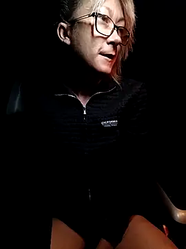 Snapshot of Timide_girl2 chatting on 10/08/25, 04:10 Timide girl2 online show from 10/08/25, 04:10