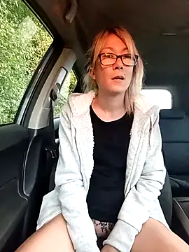 Snapshot of Timide_girl2 chatting on 10/11/25, 06:34 Timide girl2 online show from 10/11/25, 06:34