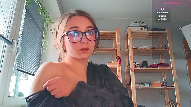 monlight  dana online show from 03/26/26, 03:39