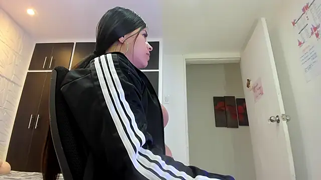 Charlotte Ice1 online show from 12/23/24, 01:45