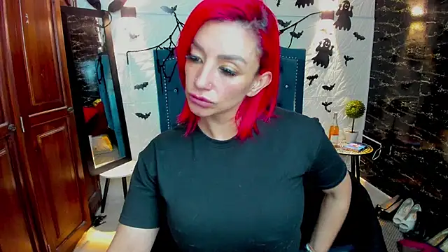 RedQueenMilf online show from 10/30/25, 08:09